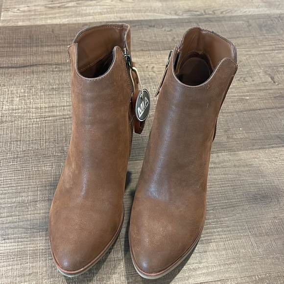 Mia boots - Picture 2 of 8